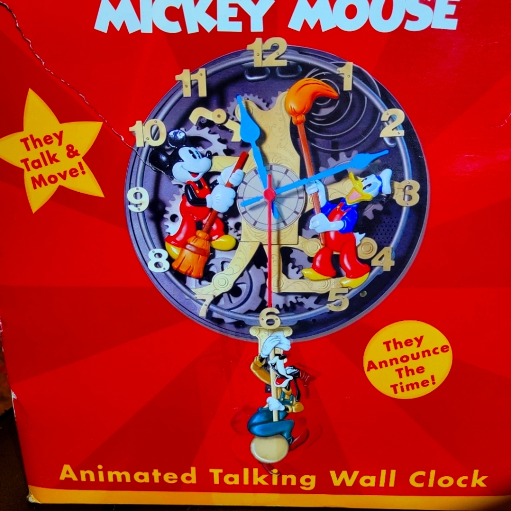 RARE NEW!! Mickey Mouse Talking Clock With inspired by 1937 clock cleaners